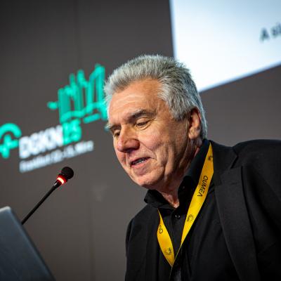 DGKN-Ehrenmitglied Prof. Ulrich Brandl  auf dem Kongress für Klinische Neurowissenschaften 2025